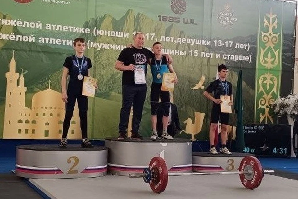 Никита Костенко из Иловайска занял первое место в весовой категории 49 килограммов с результатом 151 килограмм. Фото: ТГ/Мартынов