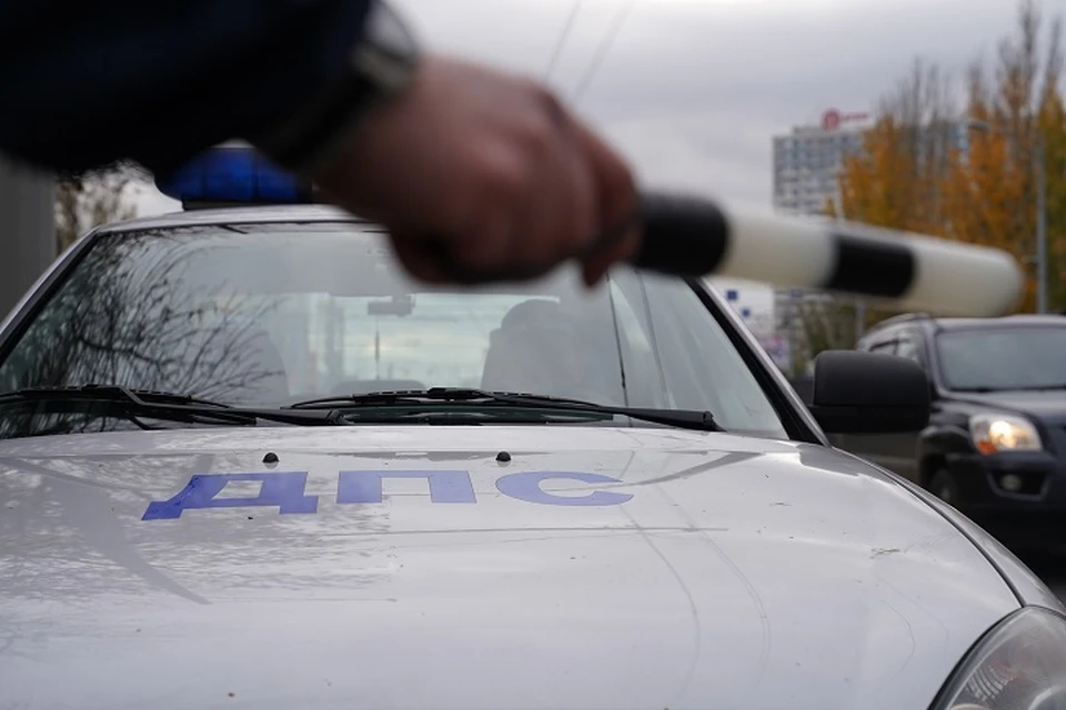 Рабочий попался с фальшивым удостоверением тракториста в Магадане