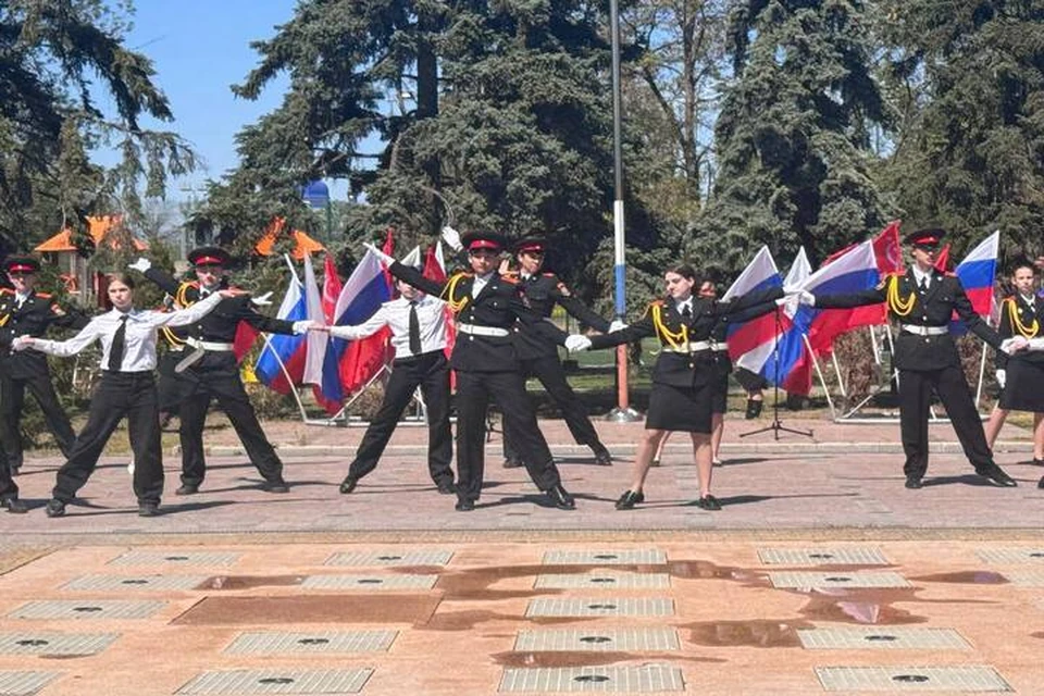 Херсонцы отмечают Первомай - День весны и труда. Фото: региональное отделение партии "Единая россия"
