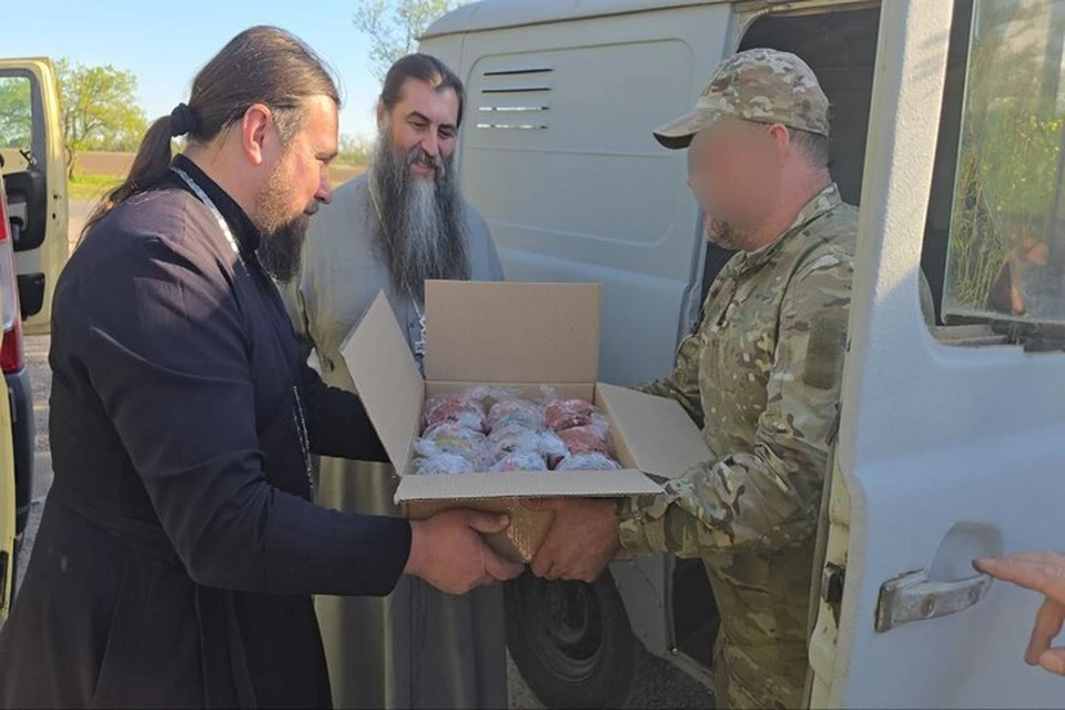 Крымские волонтеры купили автомобиль «УАЗ»-«буханка» для группировки войск «Днепр». Фото: Специальный гуманитарный центр Крымской митрополии