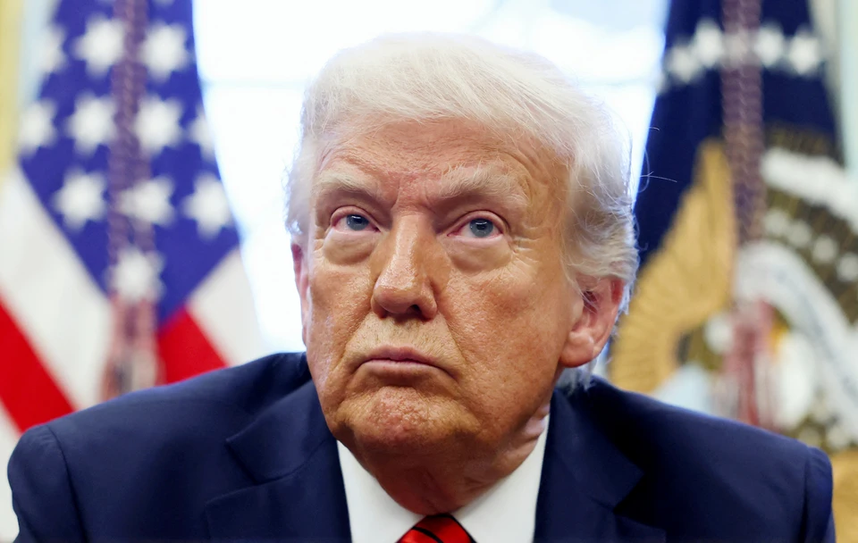 С Трампом всё возможно. Он может сначала раздувать скандал, а потом резко пойти на попятную — и представить это как победу, как это уже было в период его первого президентского срока.