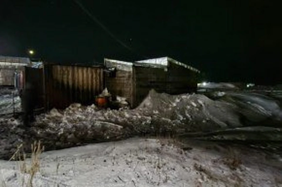 Обвиняемый решил обогреть гараж строительным феном и спалил его. Фото: СУ СК по Чукотскому АО