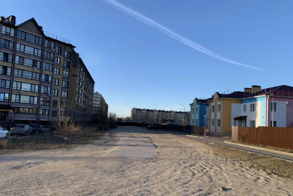 Пешеходный бульвар в микрорайоне Коммунарот ул. Песочной до ул. Центральной ждет благоустройства.