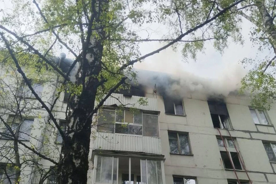 На улице Архитектора Власова в квартире горели личные вещи и мебель