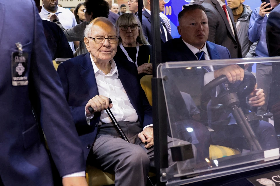 Миллиардер Баффет решил уйти с поста главы инвестхолдинга Berkshire Hathaway