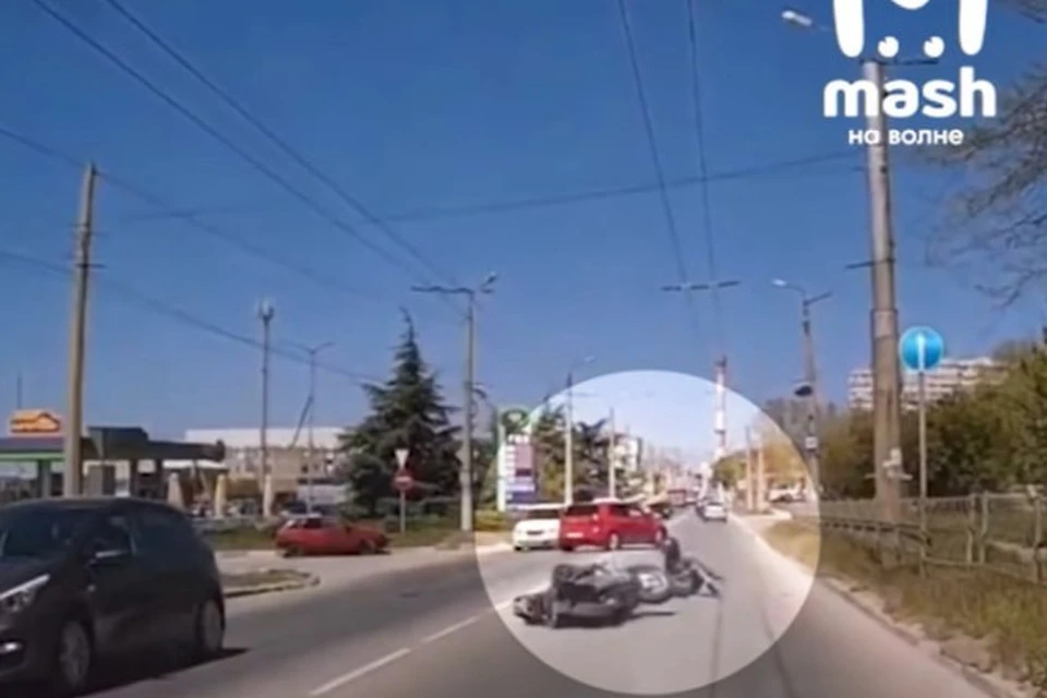 Фото: скриншот аварии из видео ТГ-канала "Mash на волне"
