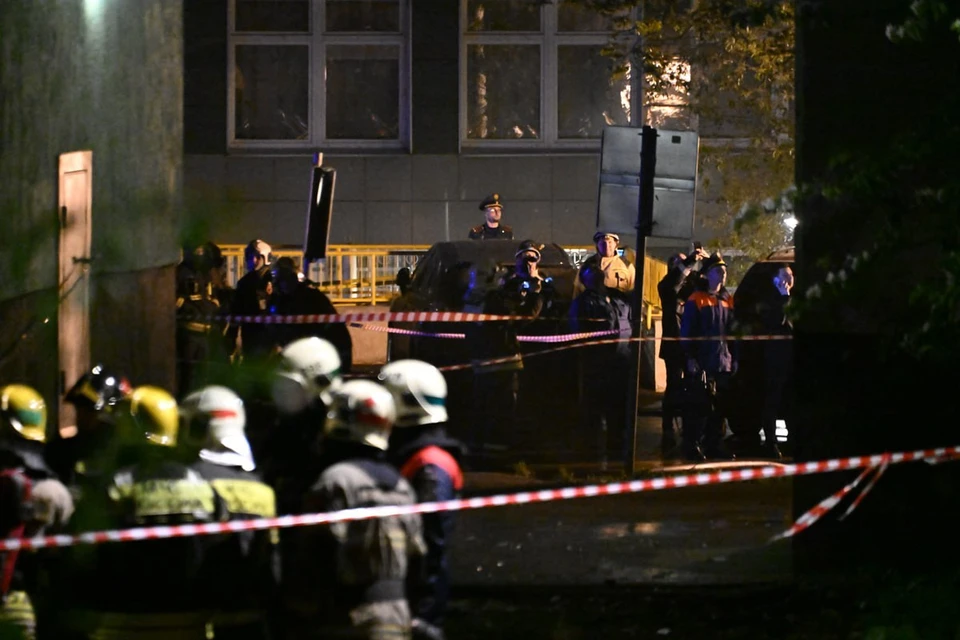 МЧС: Два человека погибли при пожаре в девятиэтажке на юго-западе Москвы