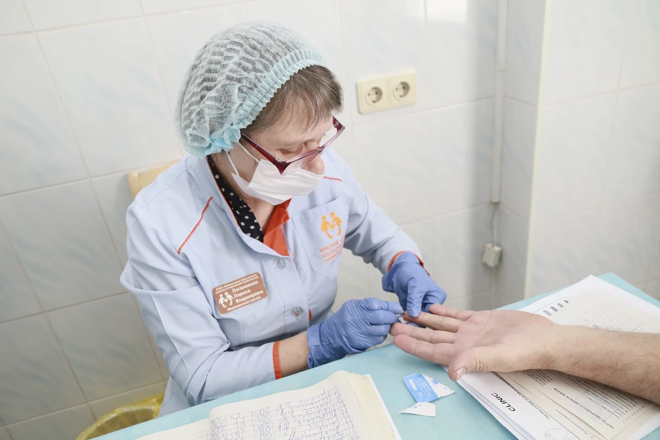 Будет проведено определение уровня глюкозы и холестерина в крови