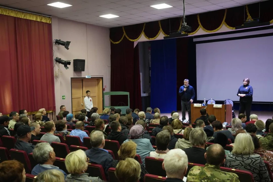 По всем прозвучавшим на встрече вопросам губернатор дал поручения профильным министерствам.