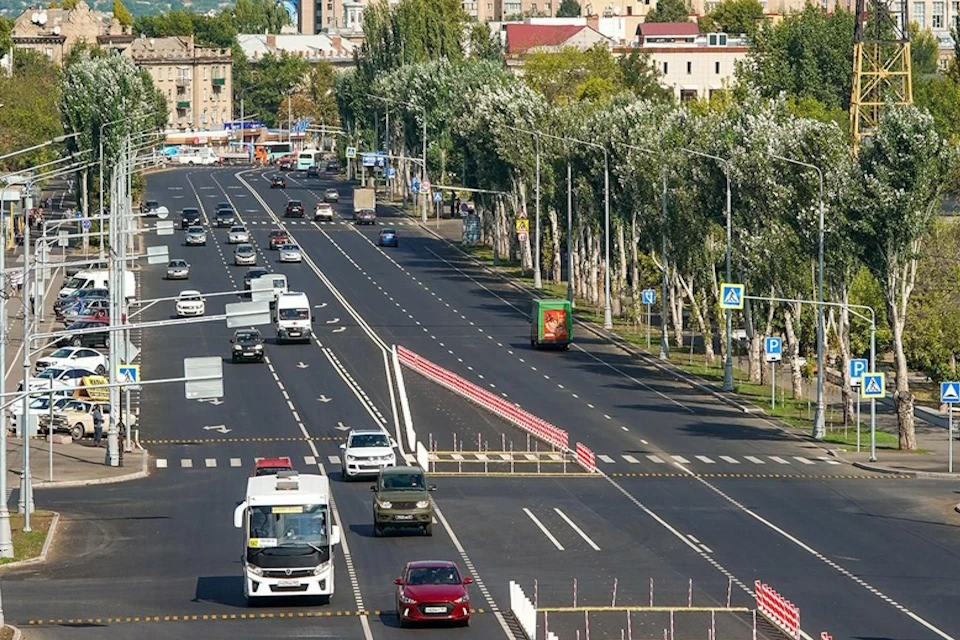 Собянин: Москва поможет восстановить еще 191 здание в Донецке и Луганске