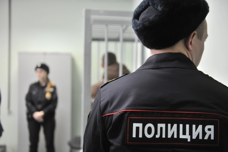 Мужчина не высказывал угроз, но посетителей сильно напугал