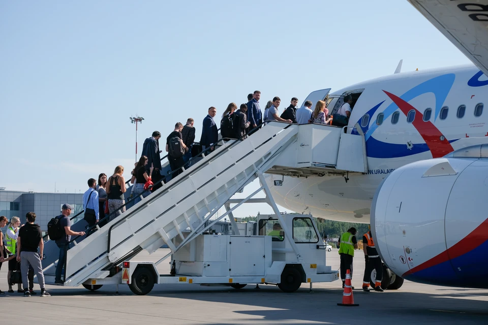 Задержанные рейсы в Пулково постепенно выпускают с аэропорта.