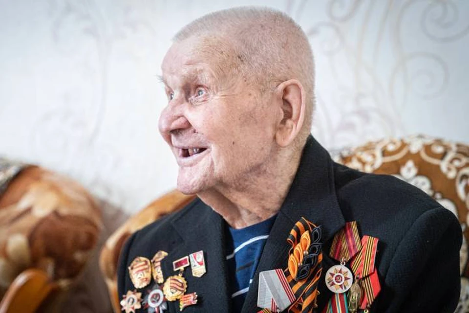 Владимир Кальянов не любит вспоминать войну. Фото: Дорожная служба Иркутской области.