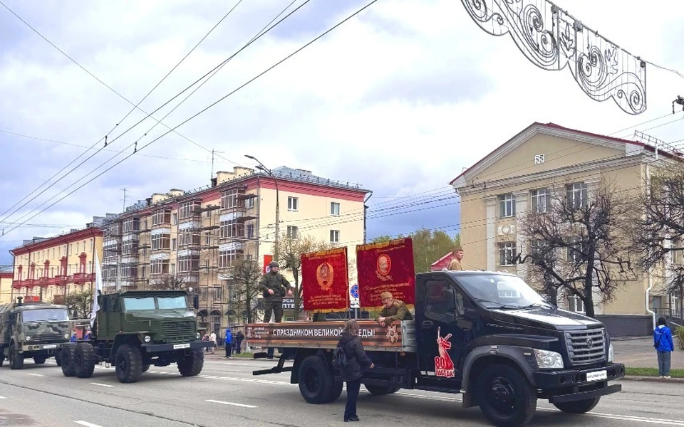 После пешего шествия прошел парад военной техники. Фото: Юлия Тарасова