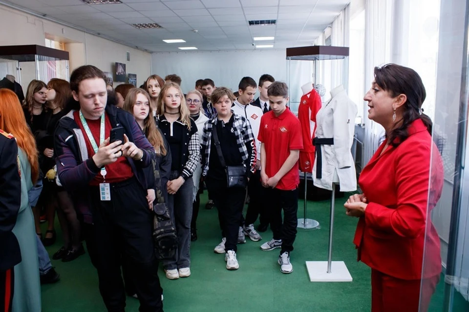 Ко Дню Республики в Донецке открылась выставка «Живи и процветай!». Фото: Минкультуры ДНР