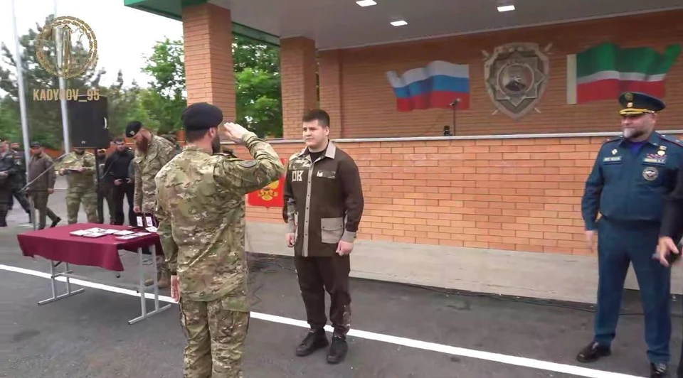 Адам Кадыров получил наградную медаль «25 лет ОМОН "Ахмат-Грозный"». Фото: соцсети Рамзана Кадырова