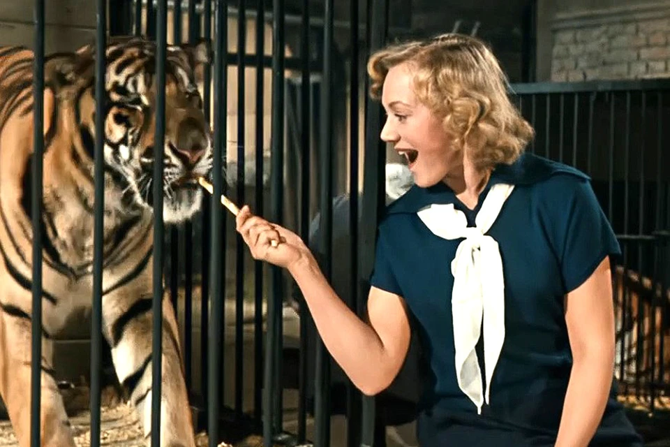 Людмила Касаткина на кадре фильма "Укротительница тигров", 1954 г