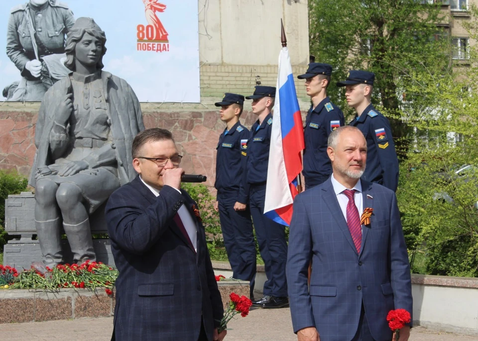 Глава администрации Курчатовского района Константин Матыгин и депутат Государственной Думы РФ Владимир Павлов. Фото: администрация Курчатовского района.