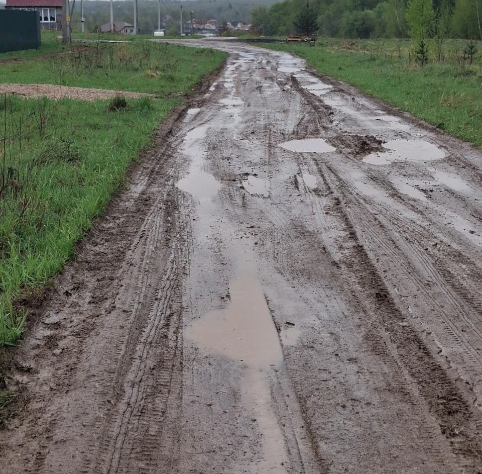 Дороги в Лихунах снова стали непроезжими: жители в отчаянии.