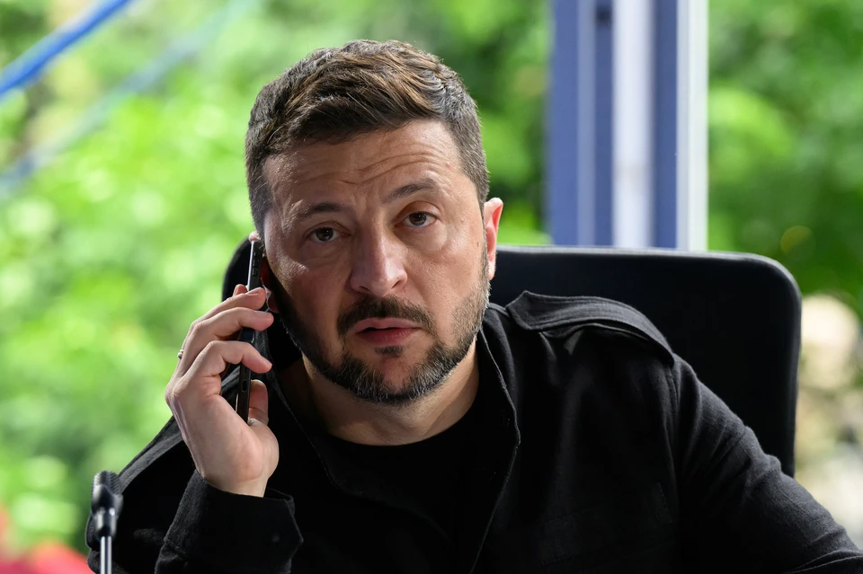 Publico: Зеленский просчитался с буффонадой в дипломатии с РФ и дал ей время