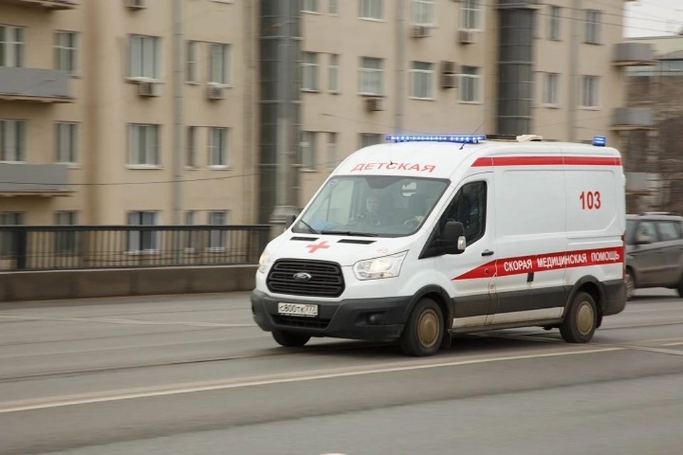 8-летняя девочка попала под машину в Хабаровском крае