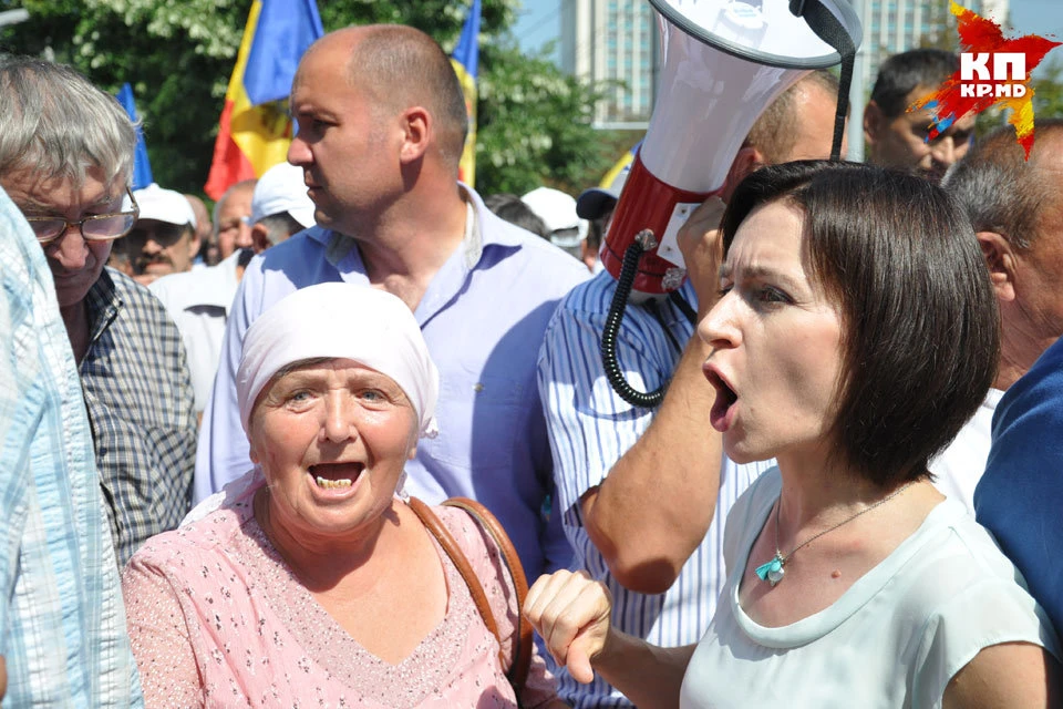 По мнению Хартманна, амбиции Майи Санду были заметны ещё в период, когда она занимала пост министра образования.