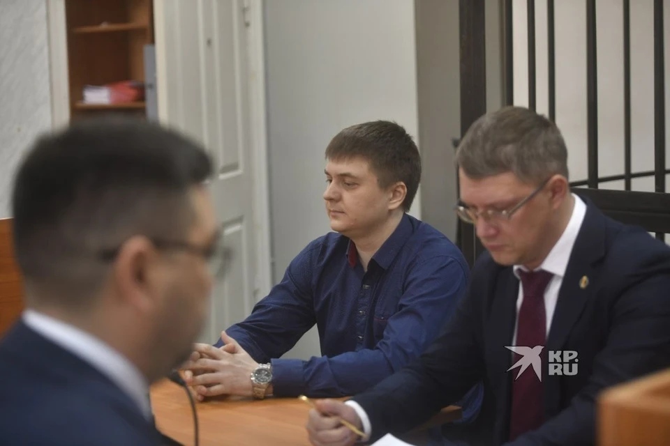 После инцидента Максима Красноперова понизили до должности второго пилота