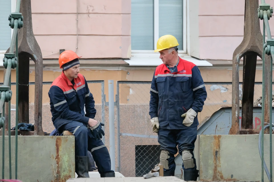 Все этапы работ должны быть завершены до 31 октября 2027 года.