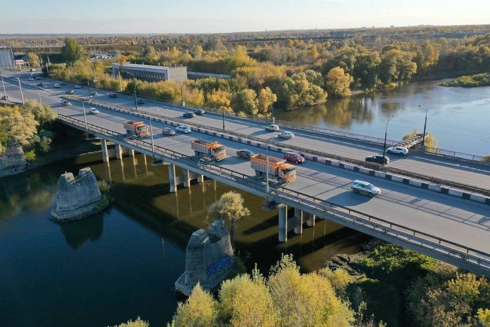 Реверсивное движение на левом мосту через реку Иня введут в Новосибирске. Фото: МКУ «Гормост»