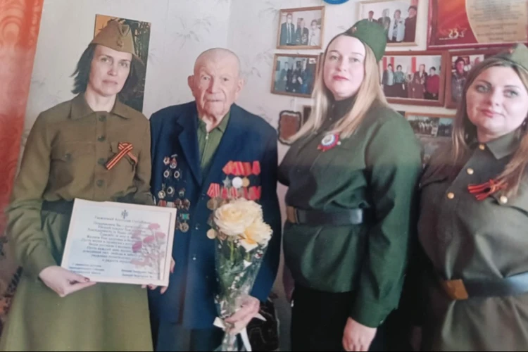 «За Победу боролись вместе с отцом»: под Новосибирском фронтовик отметил 101-летие