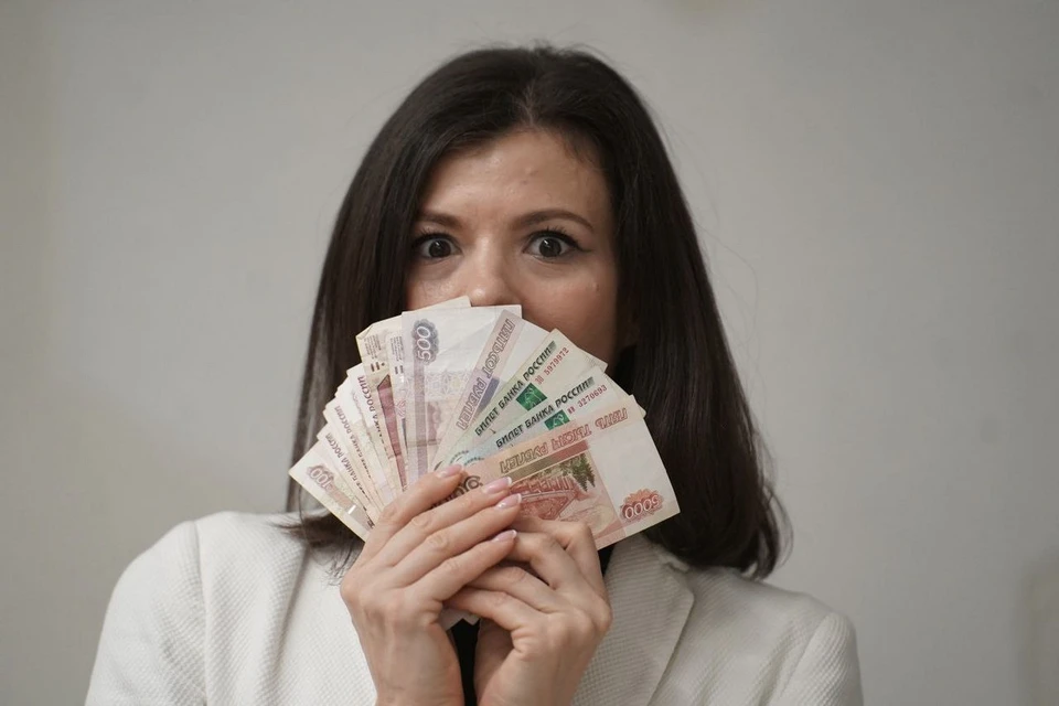 Жительница Димитровграда с помощью чужого телефона похитила 25 тысяч рублей