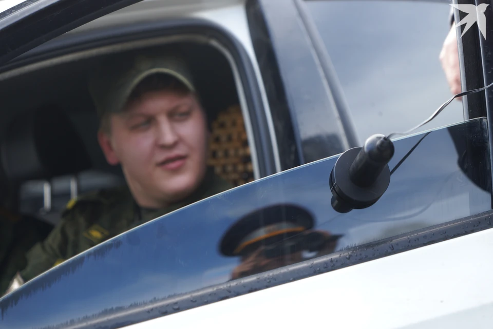 В Мурманской области начали активно проверять водителей, которые слишком сильно затонировали стекла своих машин.