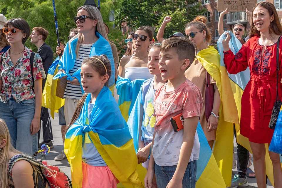 На Украине всерьез настроены на то, чтобы, начиная с первых классах в школах вкладывать в головы детям не знания, умения и навыки, а стремление убивать «москалей».