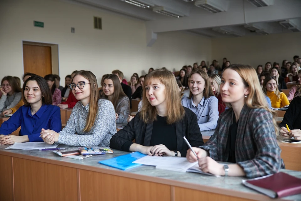 Эксперты оценивали вузы по пяти параметрам.
