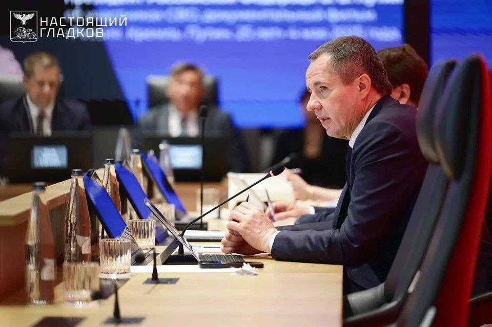 Гладков поручил увеличить объем восстановления вышек сотовой связи в белгородском приграничье
