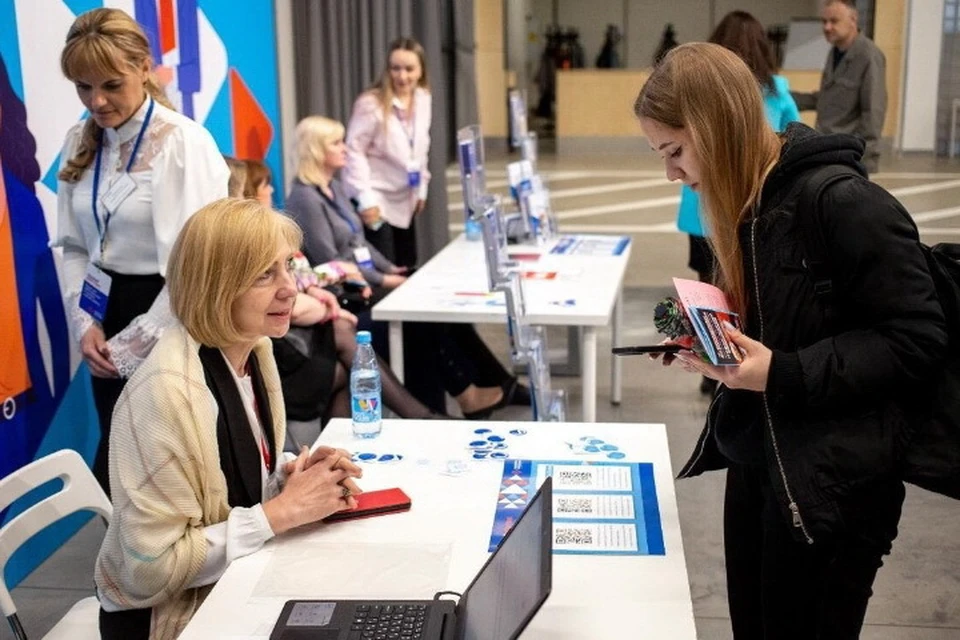 С предложениями работодателей можно ознакомиться в центрах занятости и на ярмарках вакансий. Фото: Минтруда ДНР