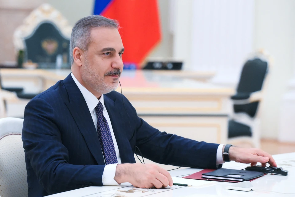 Reuters: Глава МИД Турции после визита в Россию отправится на Украину
