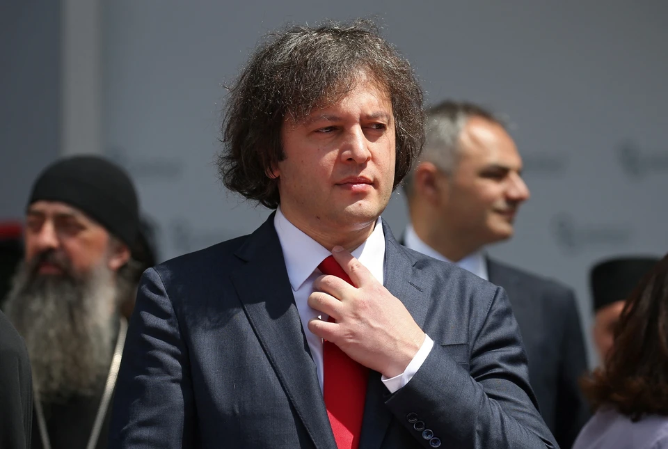 Премьер Грузии Кобахидзе назвал бескультурьем инцидент с флагом РФ в Тбилиси