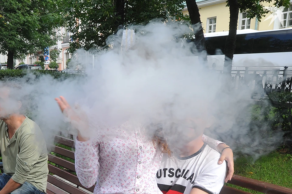 Большинство курильщиков понимают, что никотиновый дым – это яд и бомба замедленного действия.