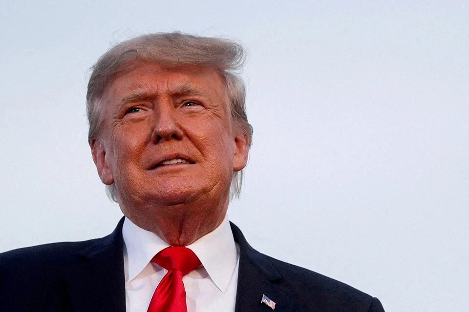 Трамп пригрозил России, заявив, что она якобы играет с огнем