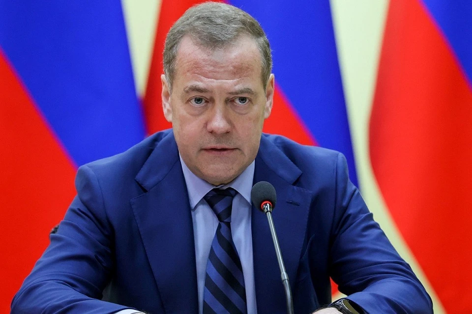 Медведев: Каждый месяц в зону СВО отправляются десятки тысяч добровольцев Фото: Екатерина Штукина/POOL/ТАСС