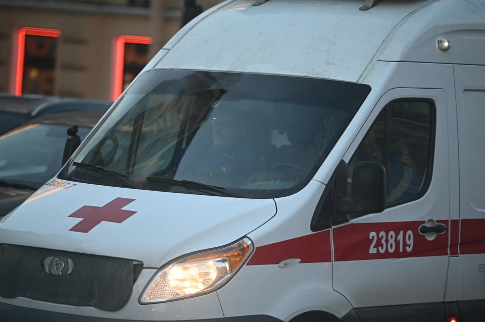 Легковушка не пропустила байк на перекрестке.