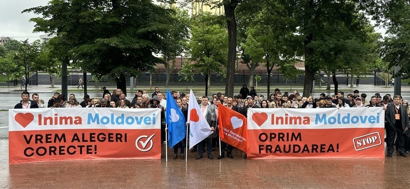 Республиканская Партия INIMA MOLDOVEI провело перед Парламентом протест с требованием избрать независимый состав КС.