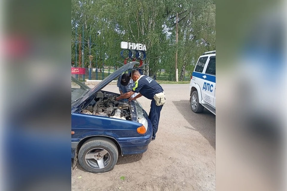 У местного жителя сломался автомобиль. ФОТО: УГИБДД МВД по Луганской Народной Республике