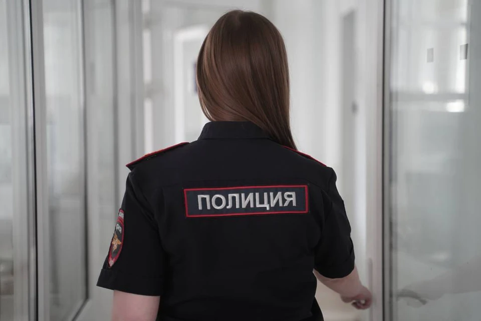 В Братске подростки ходили по звезде Вечного огня на Мемориале Славы.