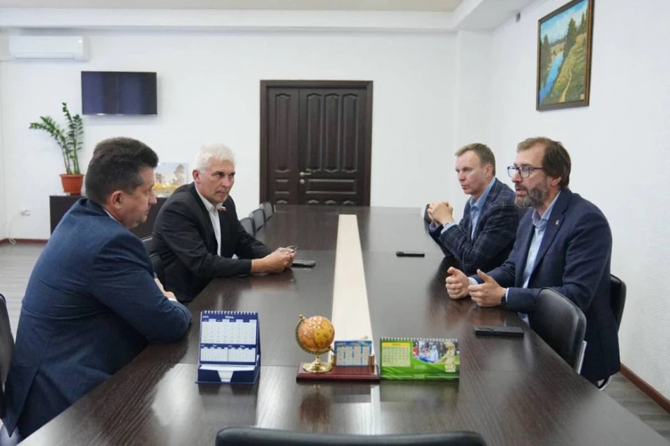 Обращения жителей и местных властей в Законодательное Собрание оперативно рассматриваются совместно с правительством области.