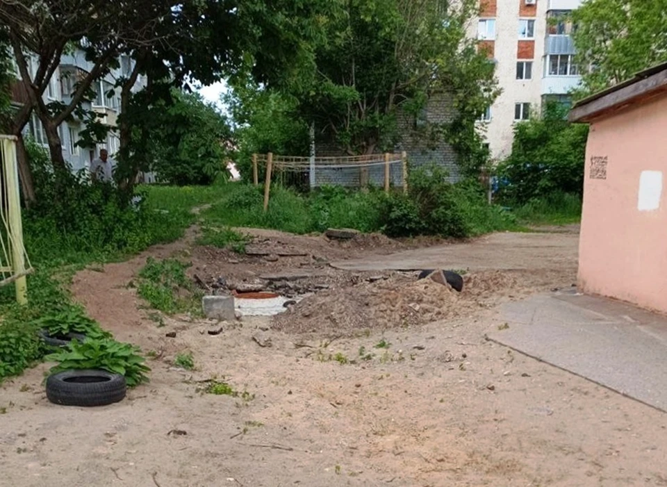 Жители улицы Баррикад в Калуге ждут завершения ремонта дворовой территории.