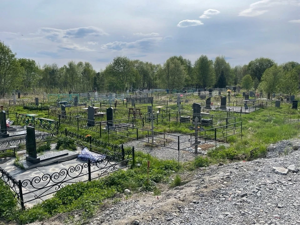 В Мишуково займутся благоустройством местного кладбища. Порядок планирует навести ООО «Морской торговый порт «Лавна». Фото: Администрация Кольского района