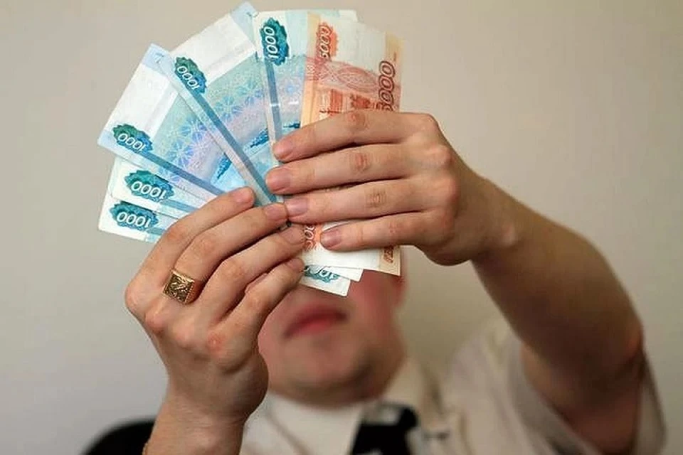 Он вместе с подельниками обобрал вкладчиков из 11 регионов России.