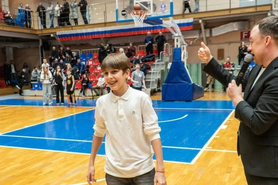 Матвей после победы. Фото: БК "Барнаул"